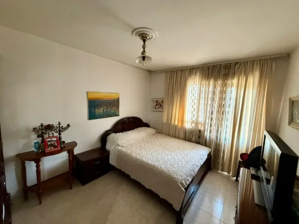Tirane, shitet apartament 3+1 Kati 8, 132 m² 200.000 €