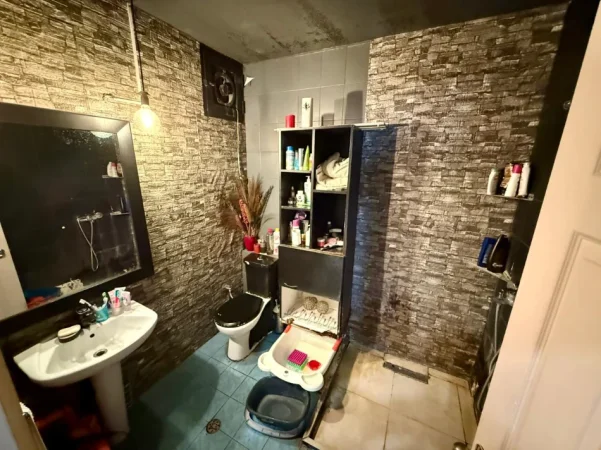 Tirane, shitet apartament 3+1 Kati 8, 132 m² 200.000 €