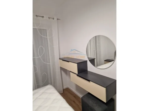 Tirane, jepet me qera apartament 1+1 Kati 5, 60 m² 550 € (Alidem)