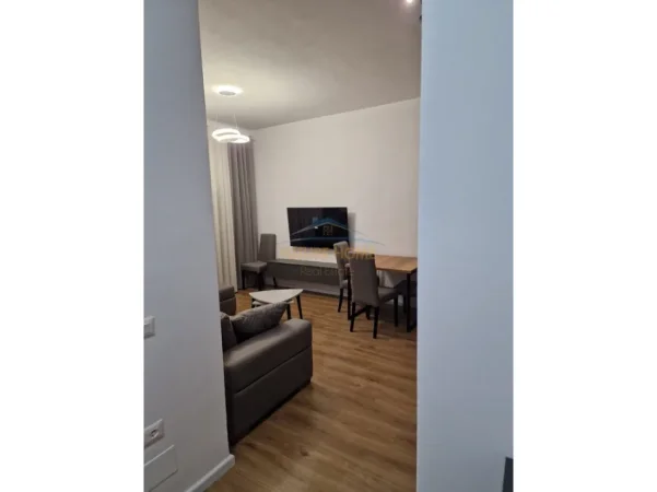 Tirane, jepet me qera apartament 1+1 Kati 5, 60 m² 550 € (Alidem)