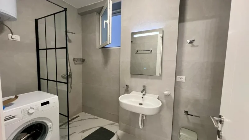 Jepet me Qera: 2+1 Liqeni i Thate (FZ Construction) - Kati 3 - 60,000 Leke/muaj - Sp.80m² || Ne nje nga zonat me te preferuara te Tiranes