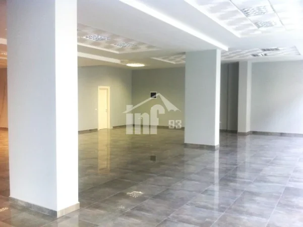 Tirane, jepet me qera zyre Kati 0, 412 m² 5.000 € (RRUGA E “DIBRËS”, TE SELVIA)