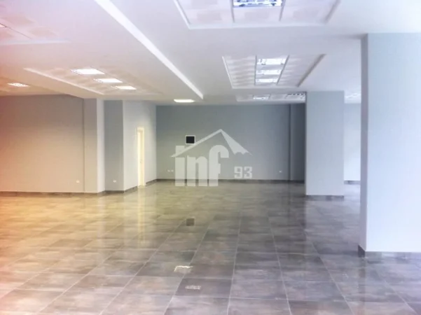 Tirane, jepet me qera zyre Kati 0, 412 m² 5.000 € (RRUGA E “DIBRËS”, TE SELVIA)