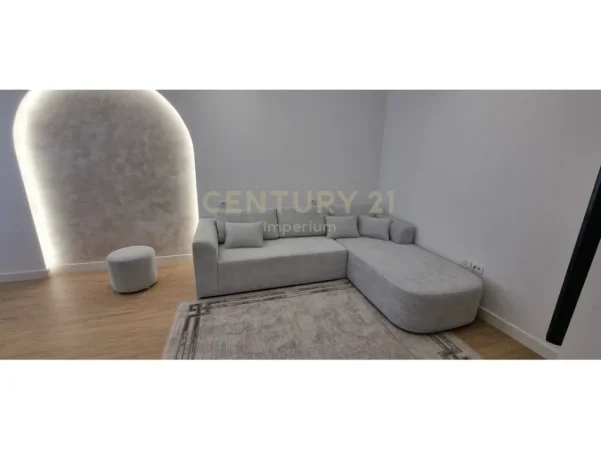 Tirane, shitet apartament 1+1 Kati 5, 111.000 € 