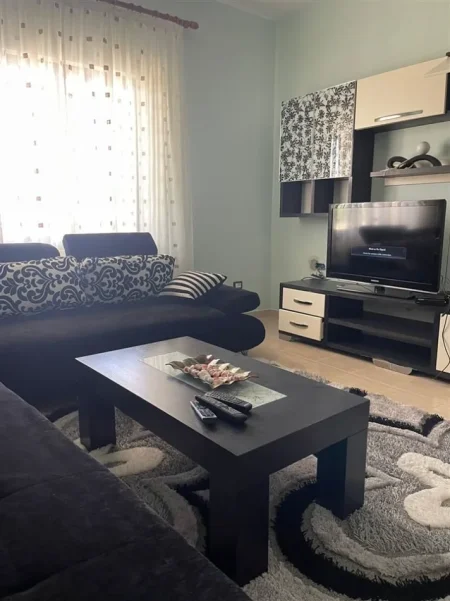 Tirane, jepet me qera Vile 2+1+Ballkon Kati 2, 100 m² 400 € (Astir/Rr.Zografet)