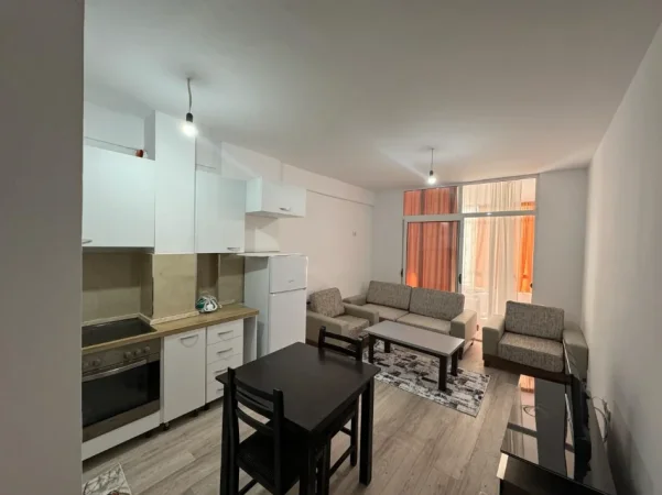 Tirane, jepet me qera apartament 1+1 Kati 4, 52 m² 350 € (sokrat miho)