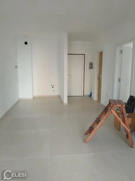 Tirane, jepet me qera apartament 1+1+Ballkon Kati 3, 65 m² 550 € (PEDIATRIA)