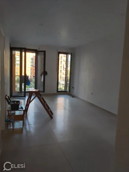 Tirane, jepet me qera apartament 1+1+Ballkon Kati 3, 65 m² 550 € (PEDIATRIA)