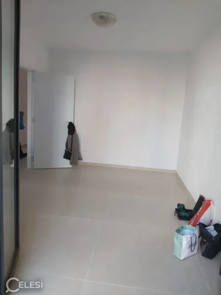 Tirane, jepet me qera apartament 1+1+Ballkon Kati 3, 65 m² 550 € (PEDIATRIA)