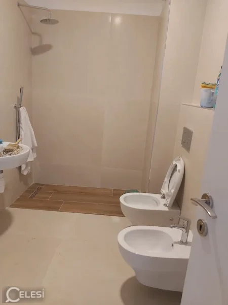 Tirane, jepet me qera apartament 1+1+Ballkon Kati 3, 65 m² 550 € (PEDIATRIA)