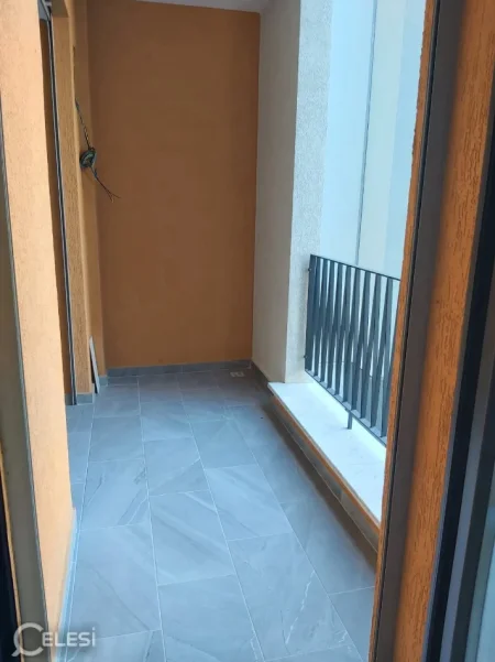 Tirane, jepet me qera apartament 1+1+Ballkon Kati 3, 65 m² 550 € (PEDIATRIA)