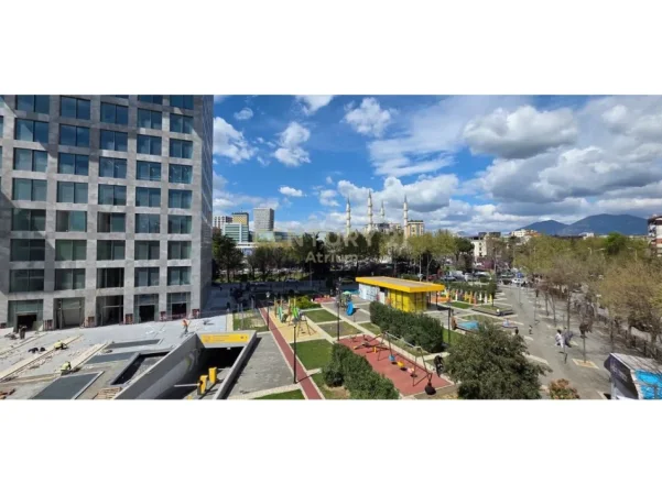 Tirane, jepet me qera zyre Kati 3, 97 m² 800 € (Rruga e Elbasanit)