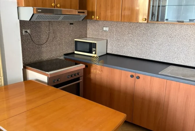Tirane, jepet me qera apartament 2+1+Ballkon Kati 2, 90 m² 500 € (Don Bosko)