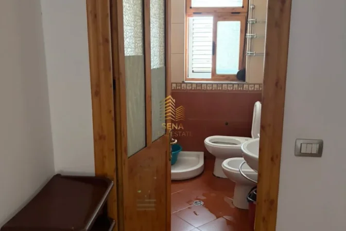 Tirane, jepet me qera apartament 2+1+Ballkon Kati 2, 90 m² 500 € (Don Bosko)