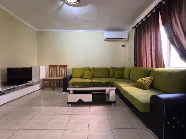 Tirane, jepet me qera apartament 1+1 Kati 5, 60 m² 500 € (Stadiumi Dinamo)