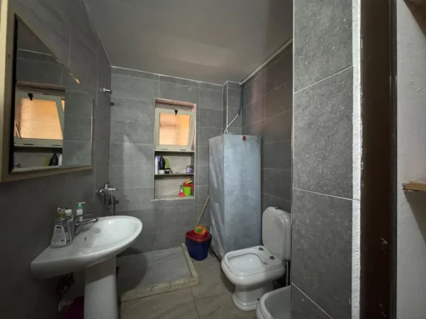 Tirane, jepet me qera apartament 1+1 Kati 5, 60 m² 500 € (Stadiumi Dinamo)