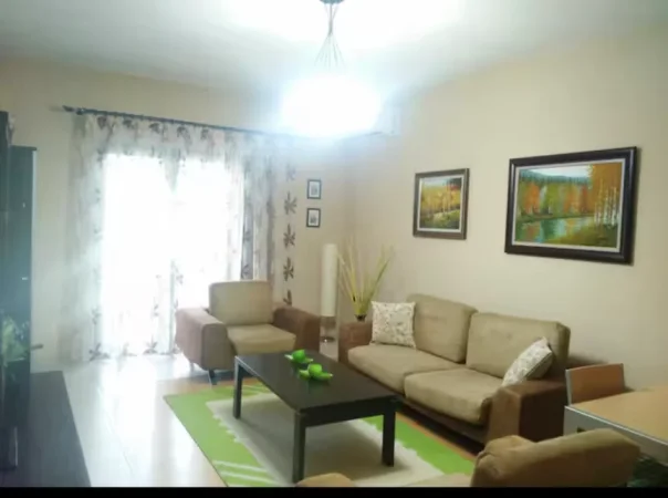 Tirane, jepet me qera Vile 2+1+Ballkon Kati 2, 450 €