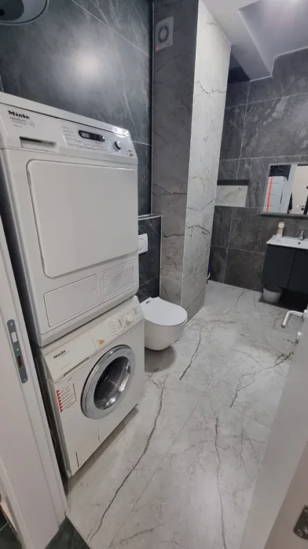 Tirane, jepet me qera apartament 1+1 Kati 7, 65 m² 600 € Don Bosko