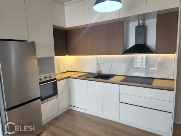 Tirane, jepet me qera apartament 2+1+Ballkon Kati 6, 114 m² 750 € (RRUGA E DIBRES)