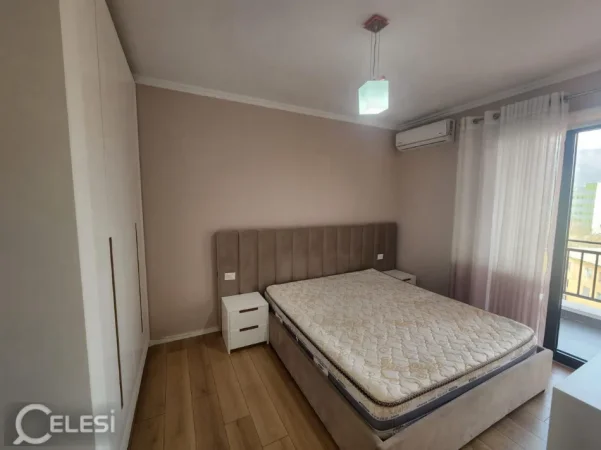 Tirane, jepet me qera apartament 2+1+Ballkon Kati 6, 114 m² 750 € (RRUGA E DIBRES)