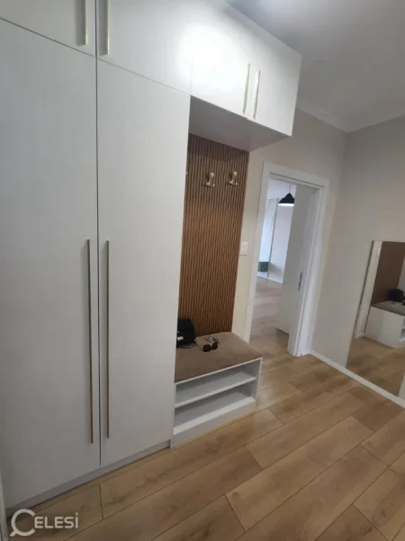 Tirane, jepet me qera apartament 2+1+Ballkon Kati 6, 114 m² 750 € (RRUGA E DIBRES)