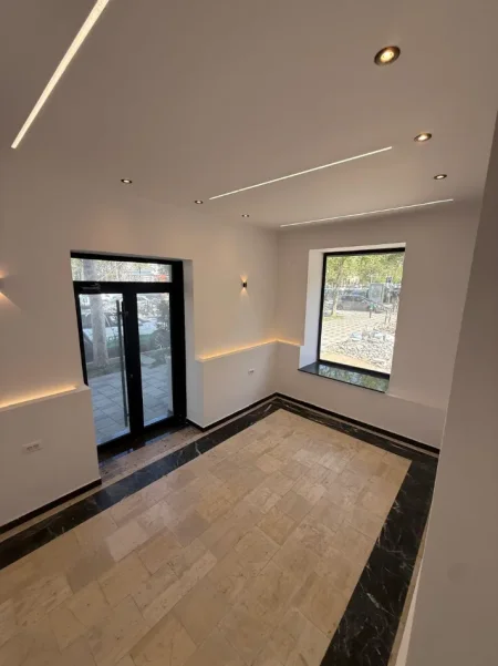 Tirane, shitet ambjent biznesi Kati 0, 65 m² 410.000 € (Prane Harry Fultz)