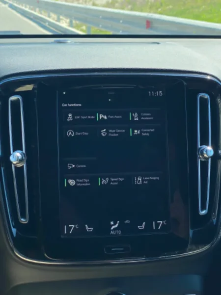 Tirane, shitet Volvo XC40 R-Design 4x4, viti 2021