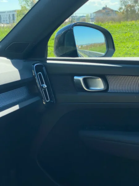 Tirane, shitet Volvo XC40 R-Design 4x4, viti 2021