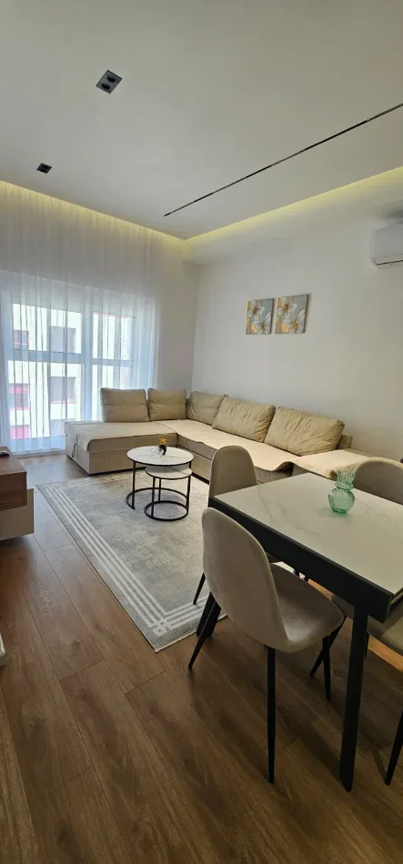 Tirane, jepet me qera apartament 2+1 Kati 7, (Ali Demi)