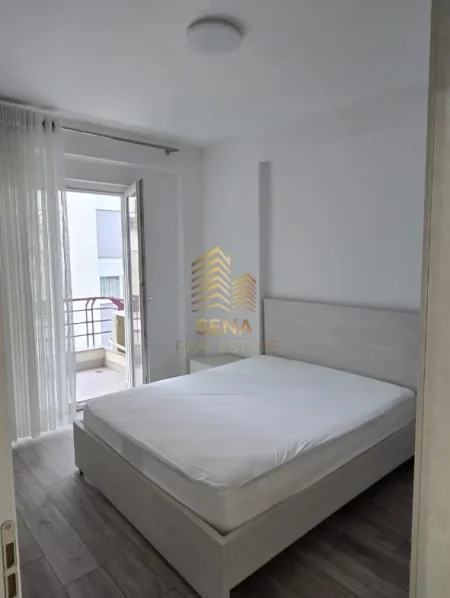 Tirane, jepet me qera apartament 2+1+Ballkon Kati 3, 83 m² 650 € (Liqeni i Tthate)