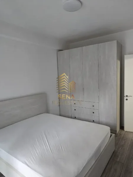 Tirane, jepet me qera apartament 2+1+Ballkon Kati 3, 83 m² 650 € (Liqeni i Tthate)