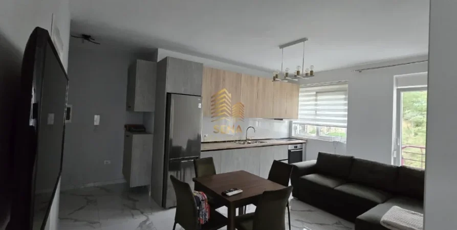 Tirane, jepet me qera apartament 2+1+Ballkon Kati 3, 83 m² 650 € (Liqeni i Tthate)