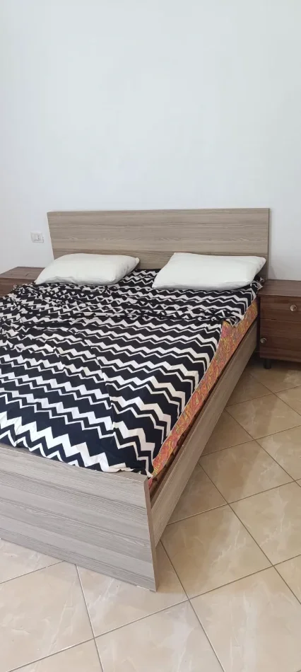 Tirane, jepet me qera apartament 2+1 Kati 6, 85 m² 430 € (Pranë KMY-së, Bar Unik, Yzberisht, Tiranë.)