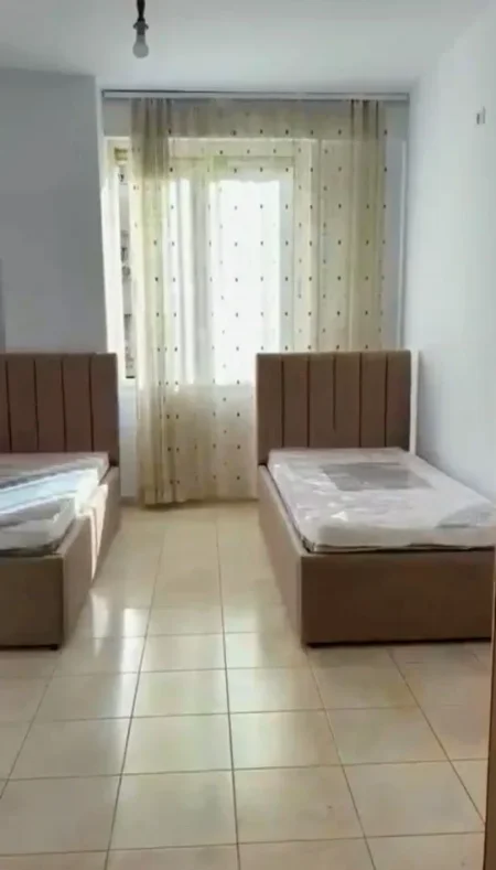 Tirane, jepet me qera apartament 2+1+Ballkon Kati 4, 112 m² 650 € (tek Selvia)