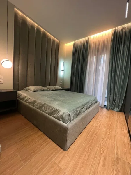 Tirane, jepet me qera apartament 1+1 Kati 5, 67 m² 700 € (Residenca Erlis)