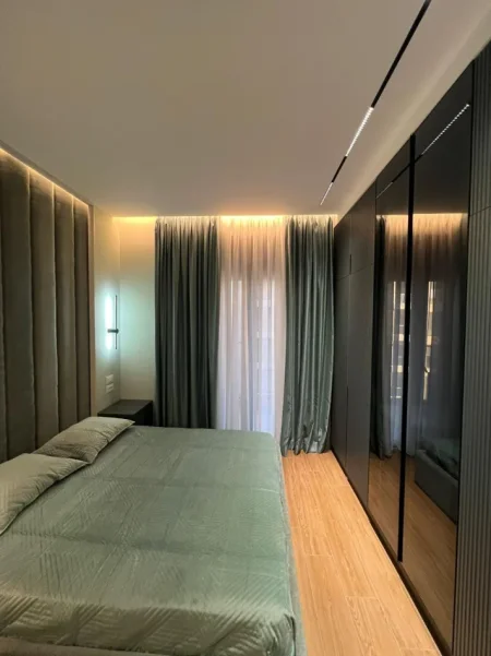 Tirane, jepet me qera apartament 1+1 Kati 5, 67 m² 700 € (Residenca Erlis)