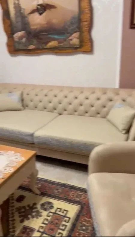 Tirane, jepet me qera apartament 2+1+Ballkon Kati 2, 70 m² 700 € (ISH EKSPOZITA)