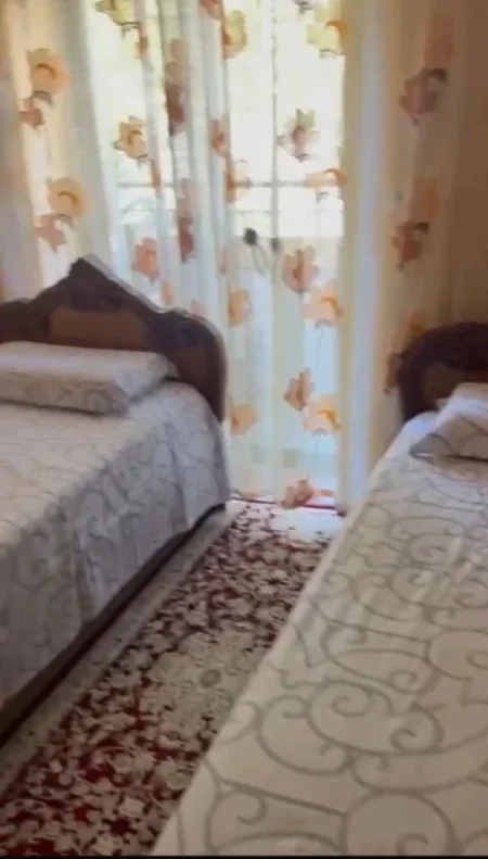 Tirane, jepet me qera apartament 2+1+Ballkon Kati 2, 70 m² 700 € (ISH EKSPOZITA)