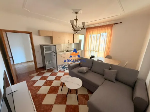 Tirane, jepet me qera apartament 2+1+Ballkon Kati 3, 110 m² 682 € 