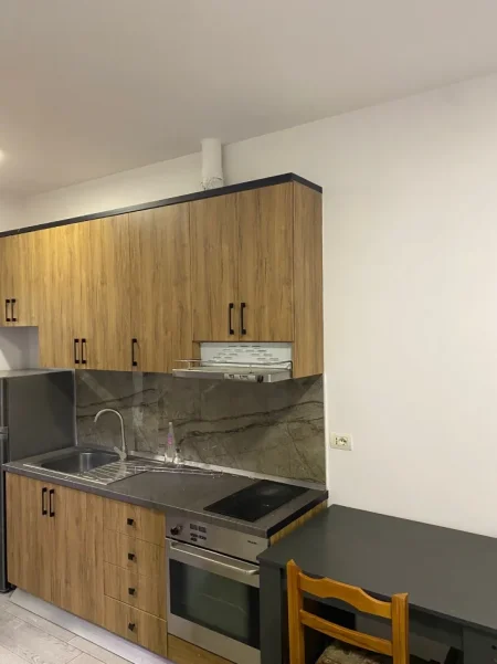 Tirane, jepet me qera apartament 1+1 Kati 2, 55 m² 350 € (Residenca Klensi Astir)