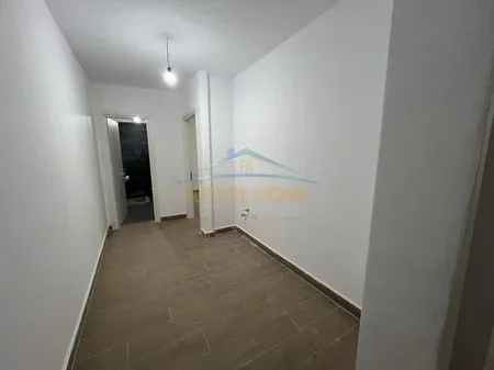 Tirane, shitet apartament 1+1 Kati 3, 86 m² 129.000 € 
