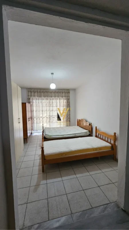 Tirane, jepet me qera apartament 1+1+Ballkon Kati 2, 65 m² 450 € (RRUGA SAMI FRASHERI)