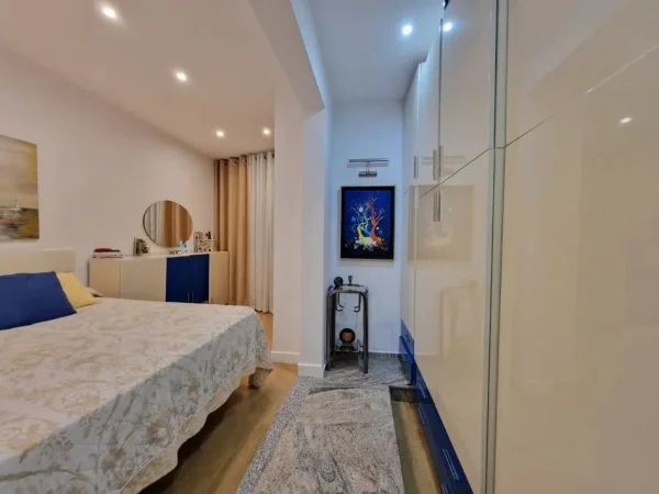 Tirane, shitet apartament 3+1+Ballkon Kati 8, 137 m² 350.000 € (MINE PEZA)