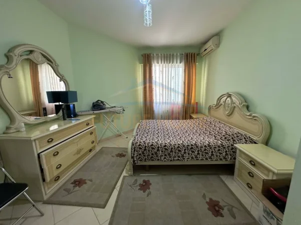 Tirane, jepet me qera apartament 1+1 Kati 3, 70 m² 380 € (Fresk)