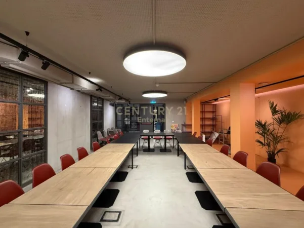 Tirane, jepet me qera zyre Kati 1, 190 m² 3.325 € (Rruga e Elbasanit)