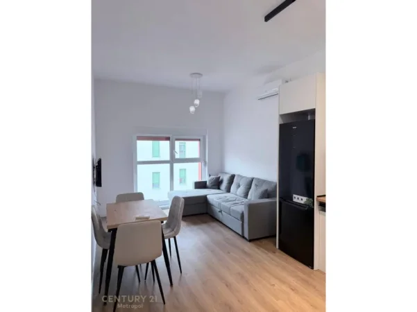 Tirane, jepet me qera apartament 1+1 Kati 5, 400 € 