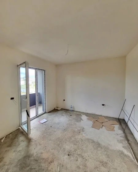 Tirane, shitet apartament 1+1 Kati 1, 116 m² 197.030 € (PASKUQAN)
