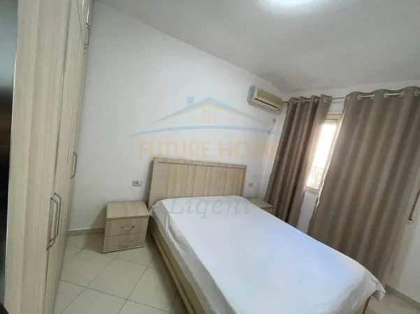 Tirane, jepet me qera apartament 1+1+Ballkon , 68 m² 500 € (Liqeni i thate)