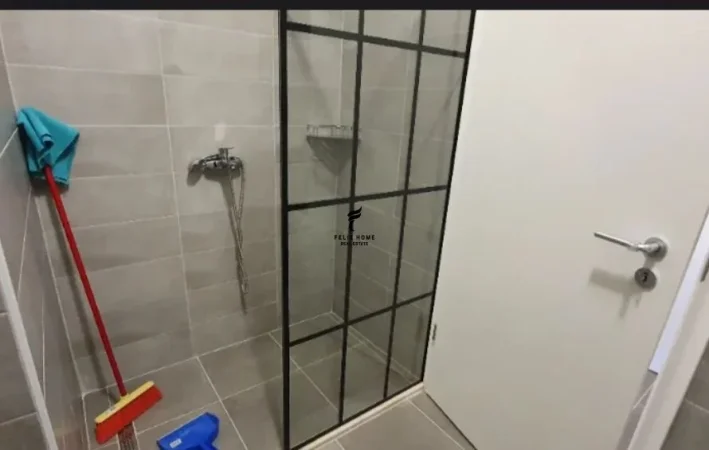 Tirane, jepet me qera apartament 2+1 Kati 1, 82 m² 500 € (ALI DEMI)