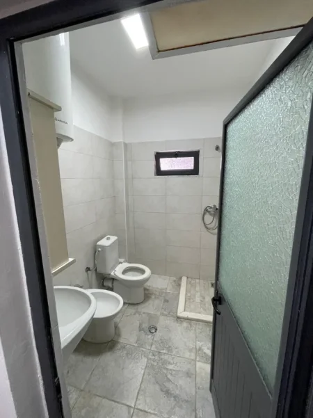 Tirane, shitet garsonier 1+1 Kati 2, 48 m² 99.000 € (Rruga Ndre Mjeda)